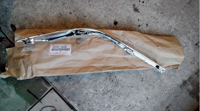 Купити 5275248060 Toyota Молдинг заднього бампера, правий