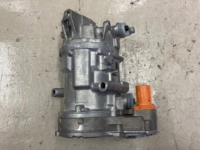  Mercedes A0008305304