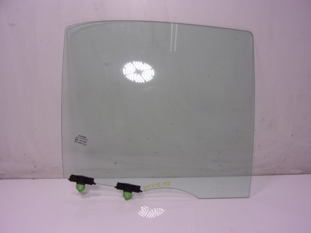 681030D021 Toyota Скло задньої двері правої