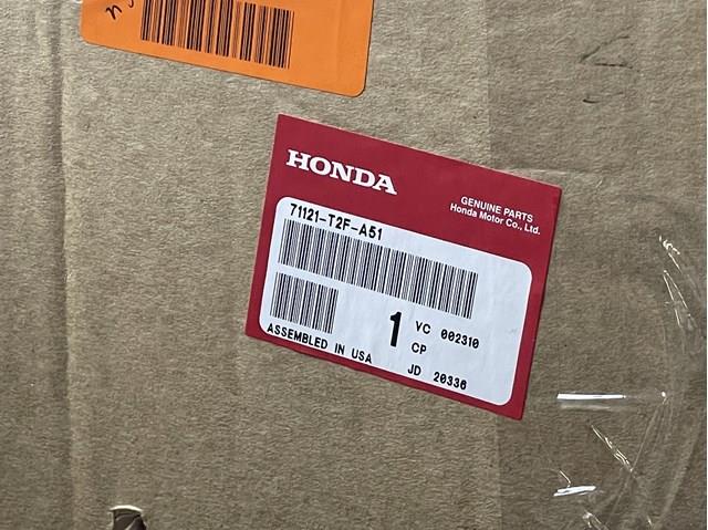 Решітка радіатора 71121T2FA51 Honda