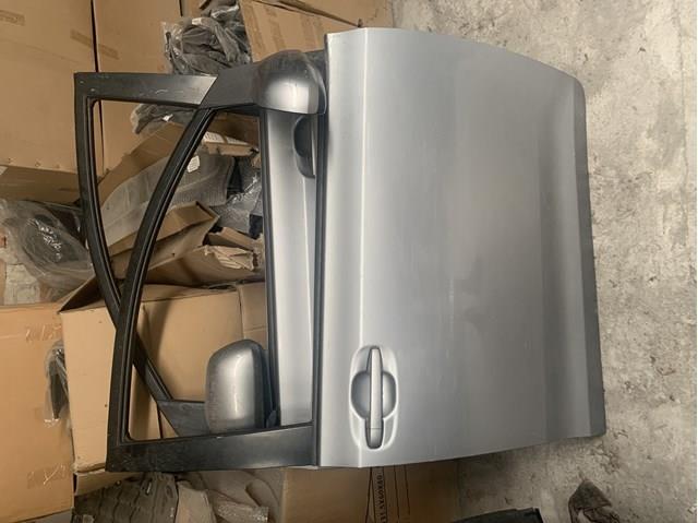 Дверка передня права Toyota 6700108061