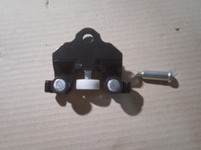 Ролик дверей бічних/зсувних, правий нижній Autotechteile 5051634