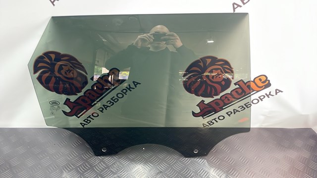 Скло заднє праве Land Rover LR093211 ціна, від 126.66 USD