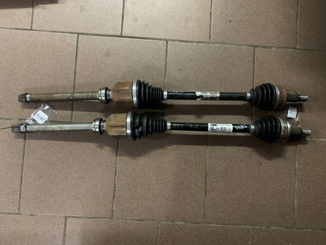 Піввісь права 9825384080 Peugeot/Citroen