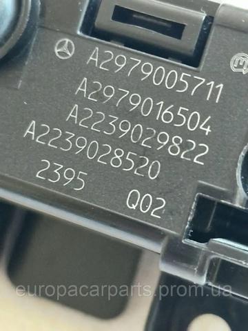 Блок кнопок центральної консолі Mercedes A2979005711 ціна, від 177.36 USD