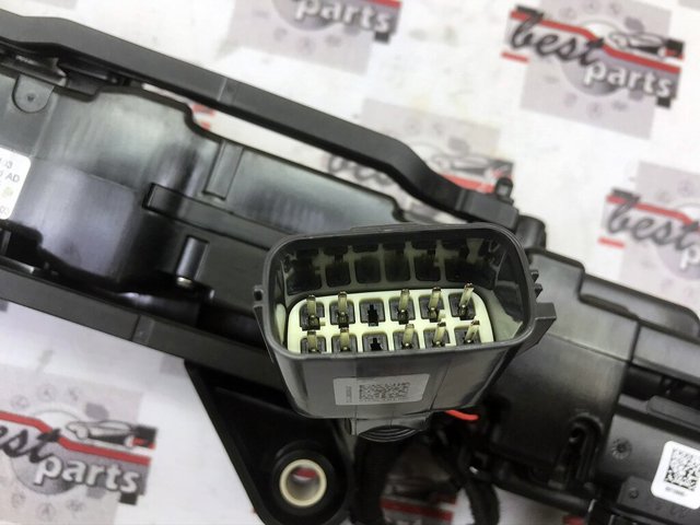 LR106952 Land Rover Ручка передньої двері зовнішня ліва