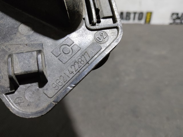 Ручка передньої двері внутрішня права 9621422877 Peugeot/Citroen