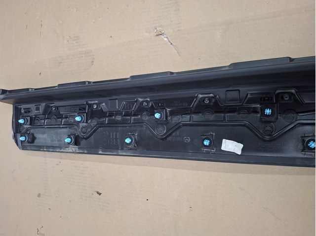Купити KMV651RD0B Mazda Молдинг задніх лівих дверей