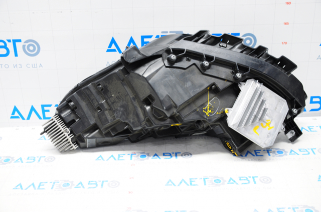 Купити 107737200L Tesla Права блок фара