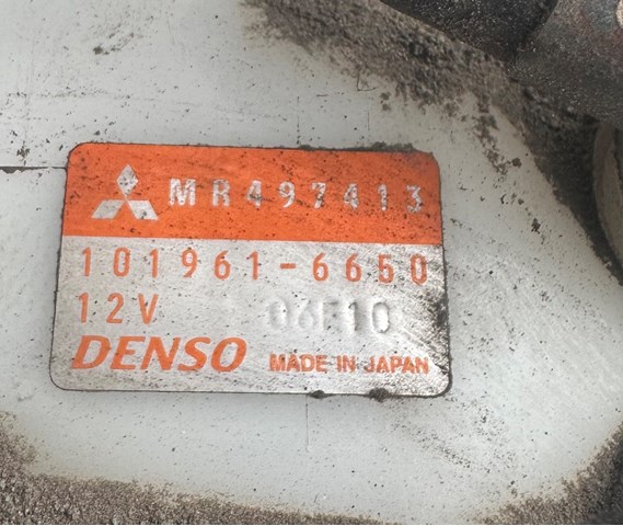  Mitsubishi MR497413
