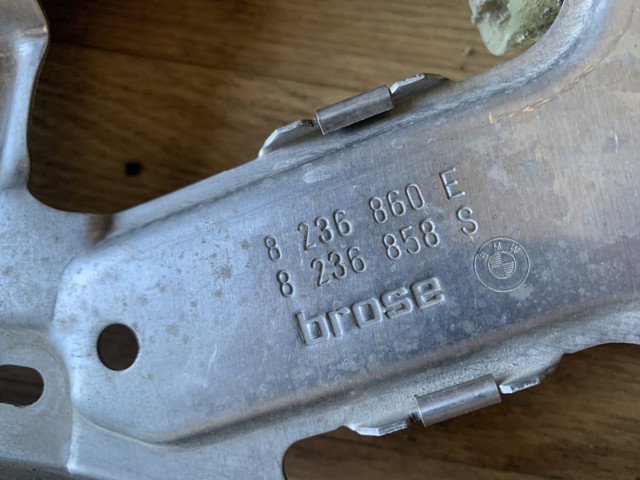 8236860 BMW Склопідйомник (механізм переміщення скла)