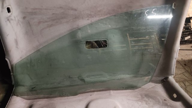Скло передніх дверей, правою GS2049D302 XYG