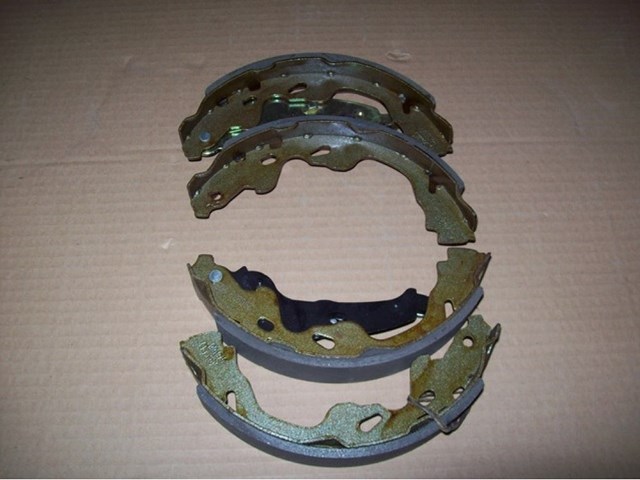Колодки гальмові задні, барабанні 1014002679 Geely