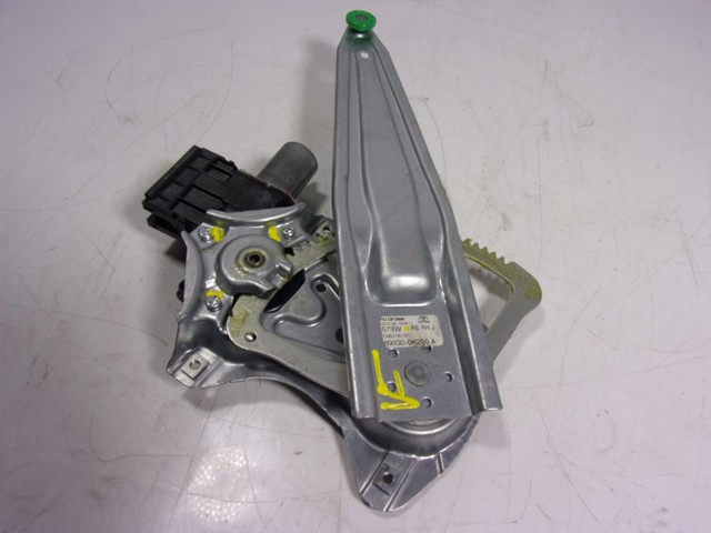 857200K270 Toyota Моторчик склопідйомника двері задніх, правих