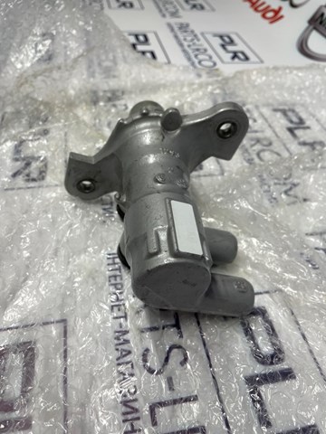 Купити LR099178 Land Rover Головний гальмівний циліндр