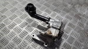 Купити 03L115105C VAG Насос маслозакачуючий