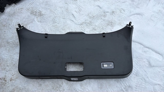 Купити KB7W68960A Mazda Обшивка кришки багажника