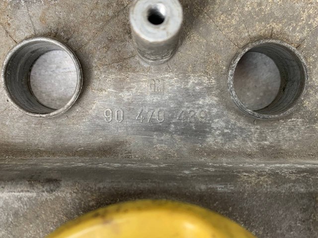 Купити 90470439 General Motors Клапанна кришка