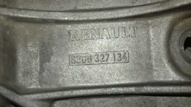 Купити 8200327134 Renault (RVI) Кронштейн генератора