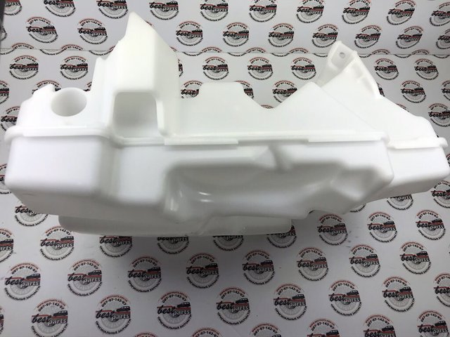 Бачок омивача LR025755 Land Rover