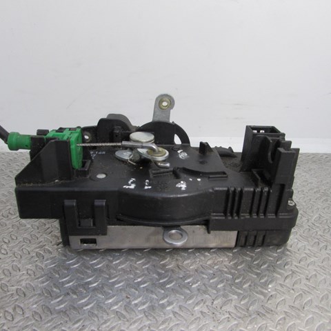 Купити 905033916R Renault (RVI) Замок задньої лівої двостулкової двері