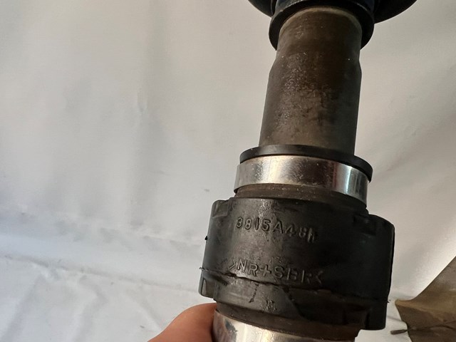 Купити 3815A644 Mitsubishi Піввісь права
