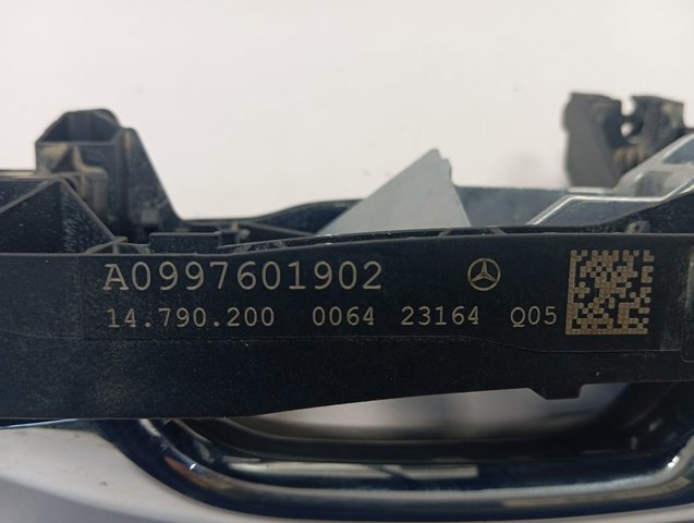 A0997601902 Mercedes Тримач зовнішньої ручки дверей, передньої лівої