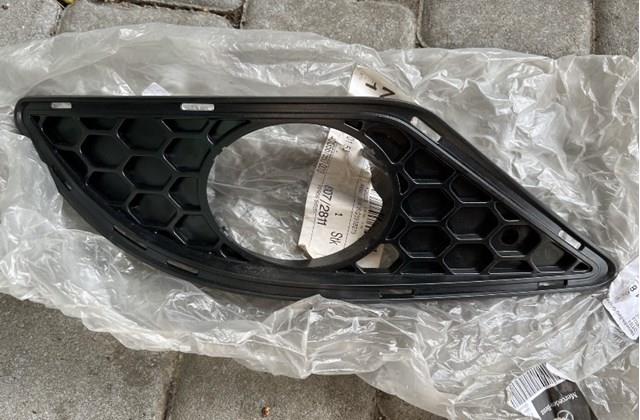 Купити A2218850153 Mercedes Заглушка ПТФ бампера переднього ліва