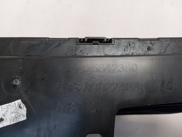 Купити 9825842380 Peugeot/Citroen Кронштейн бампера заднього, центральний