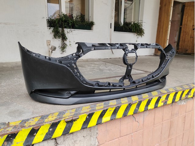 Купити BCKA50031EBB Mazda Буфер (бампер) передній