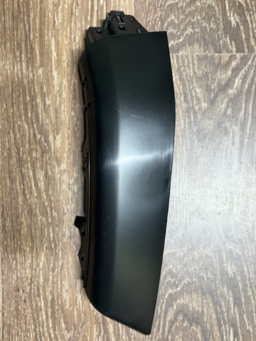Купити KMV850121 Mazda Накладка бампера переднього, права