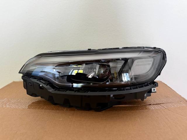 68275949AE Chrysler Фари
