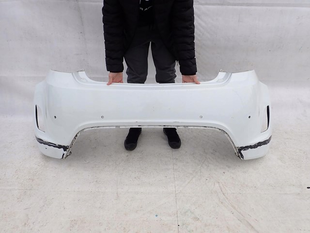 Задній бампер 866112V000 Hyundai/Kia