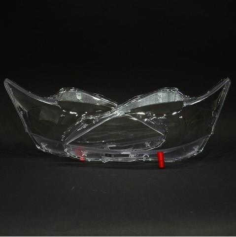 Купити 8113076032 Toyota Права блок фара