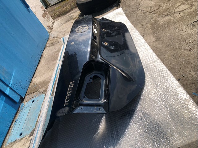 Купити 6440102A31 Toyota Кришка багажника