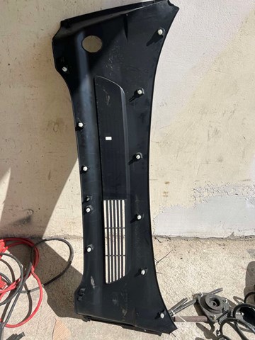 Решітка двірників 149260500B Tesla