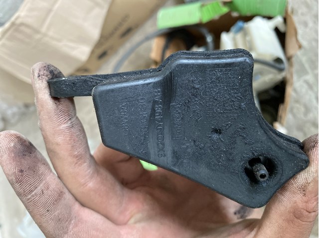 Купити 9X2Q9Y498AB Land Rover 
