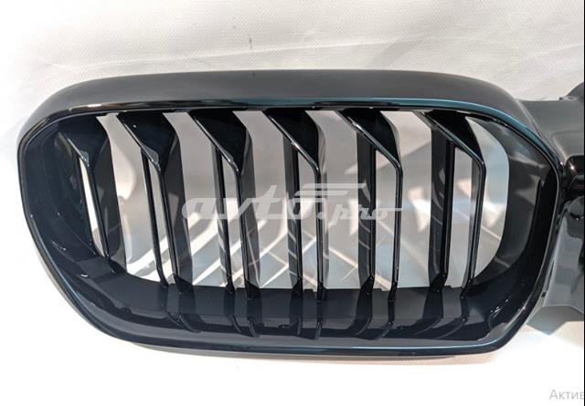 Решітка радіатора 51138082108 BMW