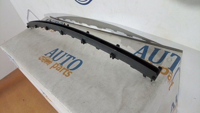 Решітка переднього бампера, верхня General Motors 9142866 ціна, від 18.25 USD