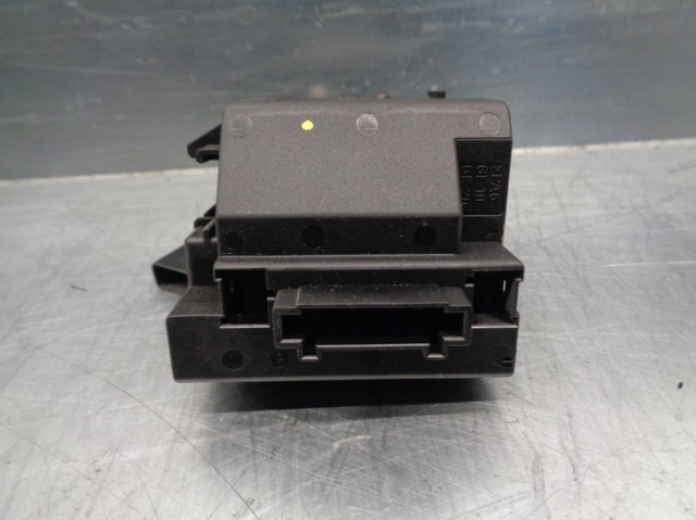  Mercedes A2115451008 ціна, від 38.26 USD
