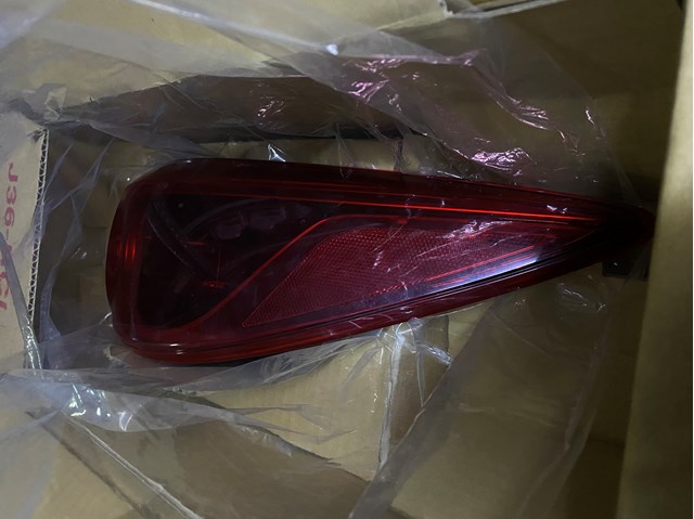 Стоп задній Mazda B45B51150E