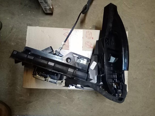 Купити AE8A5421813CC Ford 