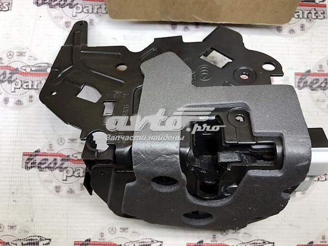 LR078746 Land Rover Замок задніх дверей, правих