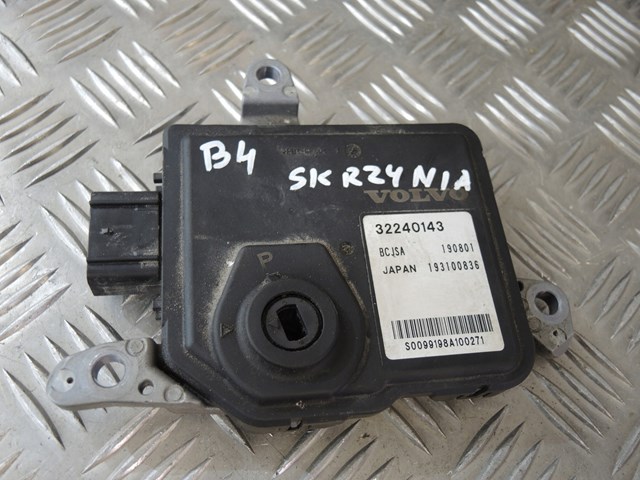 32240939 Volvo 