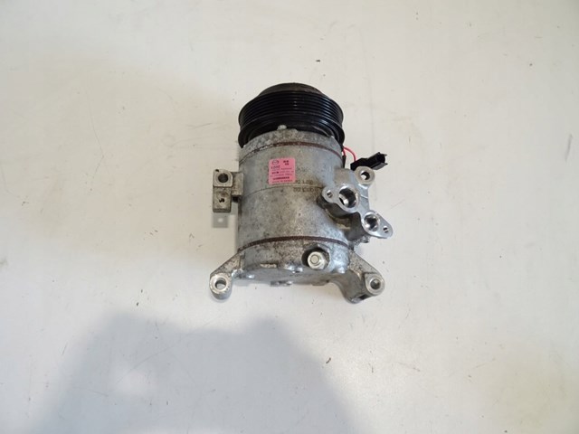 KB8E61450 Mazda Шків компресора кондиціонера