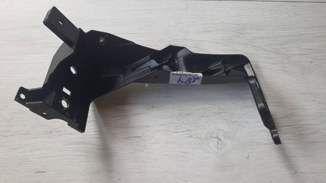 Кронштейн кріплення крила переднього правого, передній Volvo 31688245 ціна, від 28.12 USD