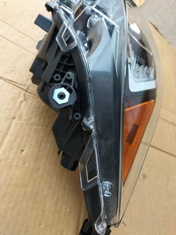 Купити 811500R162 Toyota Основна фара в зборі ліва