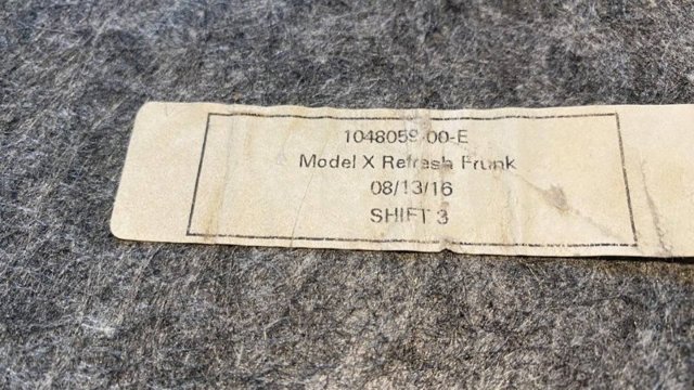 104805900E Tesla 
