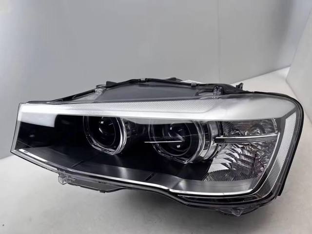 63127401132 BMW Фара передня права