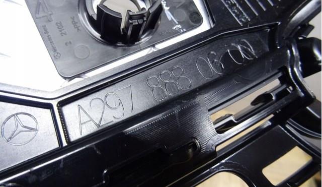 Кронштейн решітки радіатора Mercedes A2978880600 ціна, від 63.35 USD